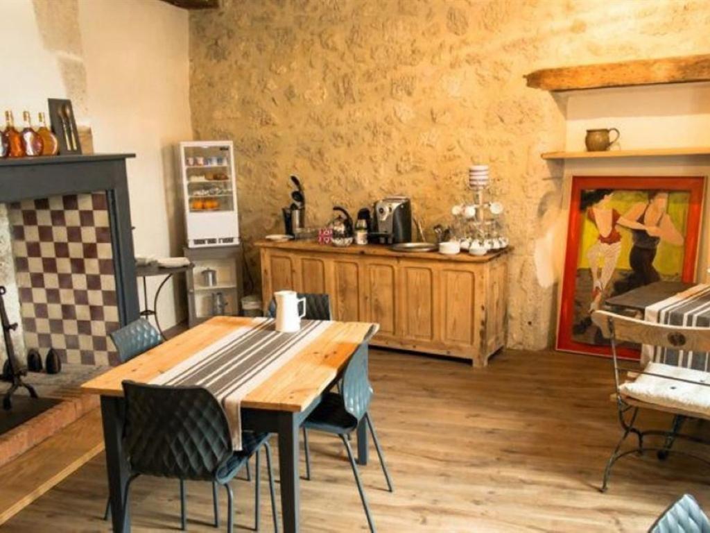 Du Cote De Chez Jeanne Hotel Fources Bagian luar foto
