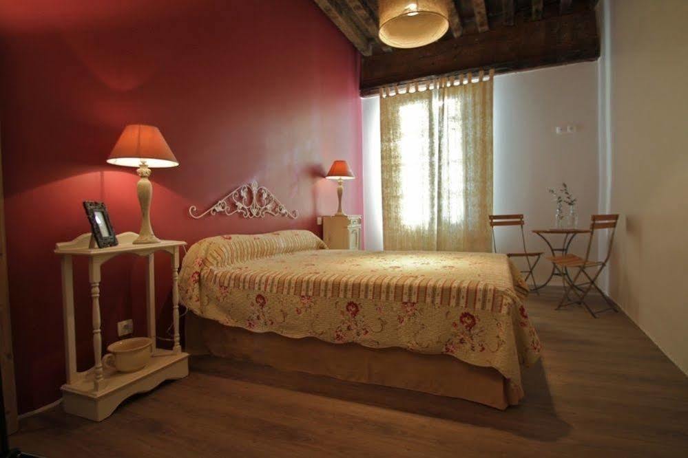 Du Cote De Chez Jeanne Hotel Fources Bagian luar foto